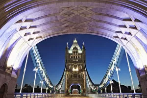 River Thames Collection: England, London, Southwark, Tower Bridge