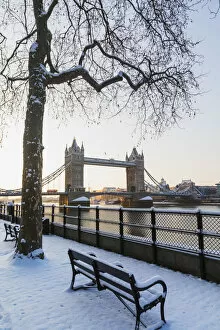 Images Dated 18th May 2018: England, London, Southwark, Tower Bridge in the Snow