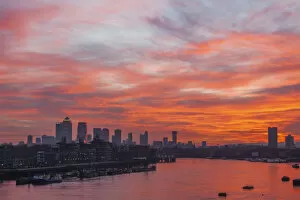 Images Dated 21st April 2016: England, London, Sunrise Over Docklands and Canary Wharf