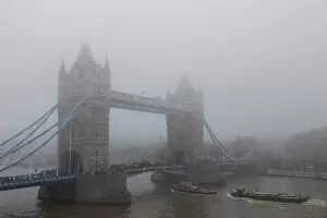 Images Dated 7th March 2017: England, London, Tower Bridge in Fog