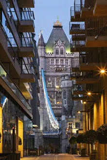 Images Dated 26th April 2019: England, London, Tower Bridge at Night