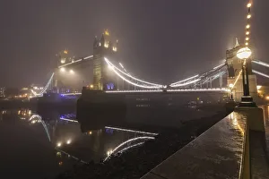 Images Dated 4th March 2022: England, London, Tower Bridge at Night in the Mist