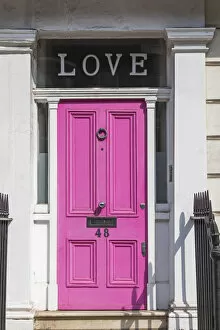 Images Dated 22nd June 2020: England, London, Westminster, Kensington and Chelsea, Pink Door with Love Sign