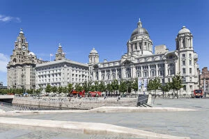 Images Dated 8th September 2014: England, Merseyside, Liverpool, Pier Head, The Three Graces Buildings, Royal Liver