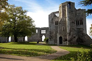 Midlands Prints: England. Newarks ancient castle, the location of King Johns death