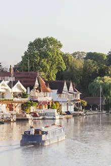 Images Dated 8th September 2015: England, Oxfordshire, Henley-on-Thames, Boathouses and River Thames