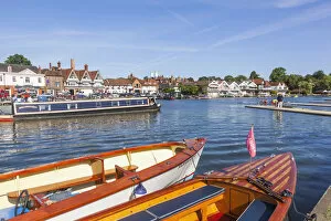 Images Dated 8th September 2015: England, Oxfordshire, Henley-on-Thames, Leisure Boats and Town Skyline