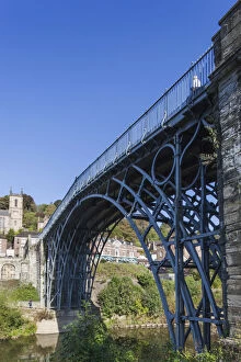 Images Dated 17th December 2014: England, Shropshire, Ironbridge, Ironbridge Bridge, The Worlds First Cast Iron