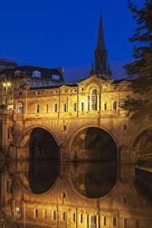 Images Dated 8th September 2014: England, Somerset, Bath, Pulteney Bridge and River Avon