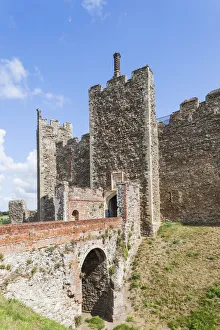Images Dated 8th September 2015: England, Suffolk, Framlingham, Framlingham Castle