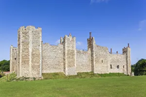 Images Dated 8th September 2015: England, Suffolk, Framlingham, Framlingham Castle
