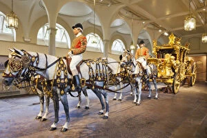 Images Dated 29th August 2012: England, Surrey, London, Buckingham Palace, The Royal Mews, The Great Britannia Coach