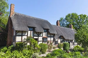 Images Dated 12th September 2016: England, Warwickshire, Cotswolds, Stratford-Upon-Avon, Anne Hathaways Cottage