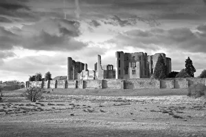 Images Dated 11th May 2010: England, Warwickshire, Kenilworth, Kenilworth Castle