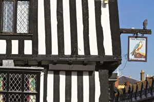 Images Dated 11th May 2010: England, Warwickshire, Stratford-upon-Avon, The Faclcon Pub