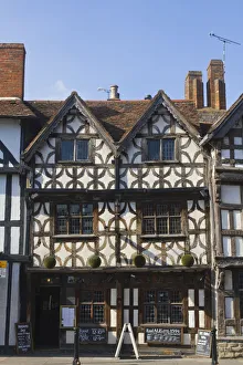 Images Dated 11th May 2010: England, Warwickshire, Stratford-upon-Avon, High Street