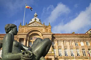 Images Dated 26th February 2009: England, West Midlands, Birmingham, Victoria Square, Council House and Statue known