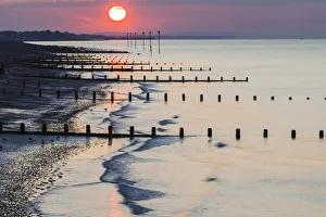 England, West Sussex, Bognor Regis, Sunrise over Bognor Regis Beach