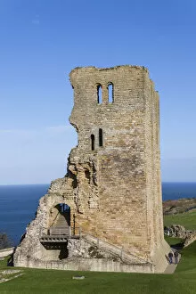 Images Dated 17th December 2014: England, Yorkshire, Scarborough, Scarborough Castle