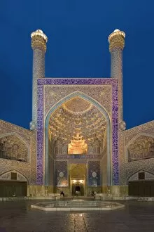 Iranian Gallery: The entrance gate to Imam Mosque, Isfahan, Iran