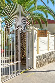 Entrance Prints: Entrance gate to La Sebastiana Museo de Pablo Neruda on sunny day