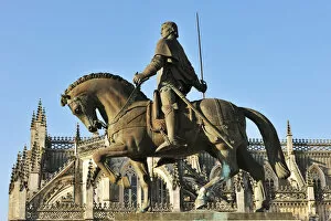Images Dated 24th May 2011: Equestrian statue of Constable Nuno Alvares Pereira. Batalha, Portugal