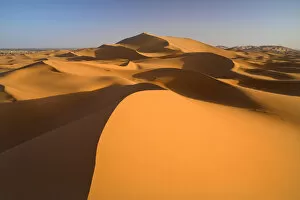 Images Dated 31st March 2021: Erg Chebbi, Merzouga, Ziz Valley, Sahara Desert, Morocco