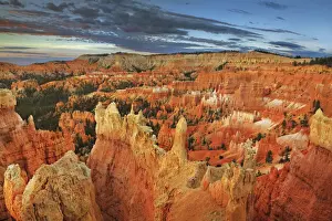 Erosion landscape in Bryce Canyon at Sunrise Point - USA, Utah, Garfield, Bryce Canyon