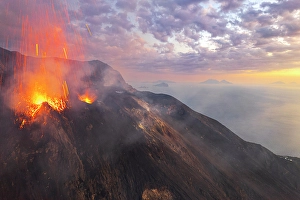 Magma Prints: Eruption with lava fountain of Stromboli volcano