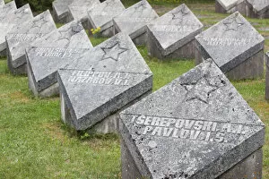 Images Dated 8th October 2010: Estonia, Western Estonia Islands, Saaremaa Island, Tehumardi, memorial to Soviet soldiers