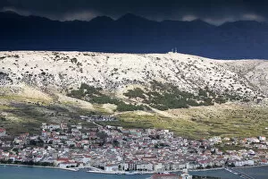 Images Dated 6th August 2014: Europe, Croatia, Dalmatia, Zadar region, Pag island, Pag town under stormy skies