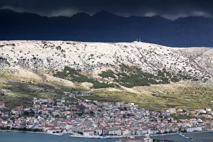 Images Dated 6th August 2014: Europe, Croatia, Dalmatia, Zadar region, Pag island, Pag town under stormy skies