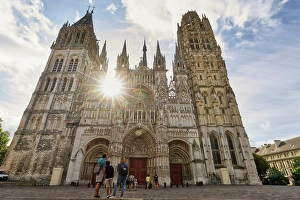 Urban Scene Prints: Europe. France, Normandy, Normandie. Seine, Haute-Normandie, Seine-Maritime. Rouen