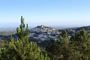 Images Dated 14th September 2017: Europe, Iberia, Portugal, The Alentejo, view of the fortified medieval hilltop town