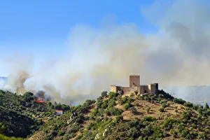 Europe, Iberia, Portugal, Ribatejo, Belver castle, forest fires around the castle
