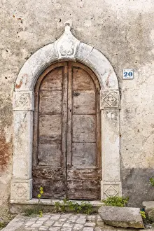 europe, Italy, the Abruzzi. the entrance to a building in Santo Stefano di Sessanio
