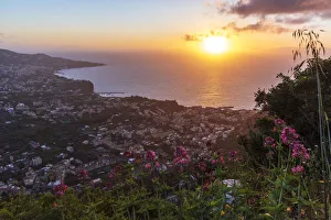 Images Dated 28th May 2019: Europe, Italy, Campania. Sunset over Sorrento