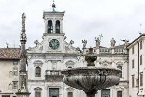 Images Dated 18th November 2016: europe, Italy, Friuli-Venezia-Giulia. The Piazzale del Castello in Udine