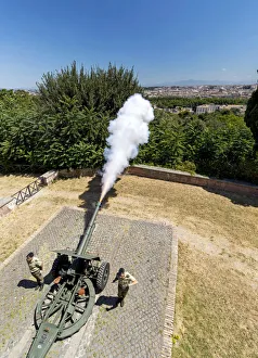 Cannon Prints: Europe, Italy, Lazio, Rome. Gunnshot at Gianicolo