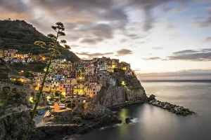 Images Dated 6th December 2017: Europe, Italy, Liguria. Cinque Terre, Manarola at dawn