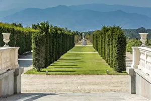 Images Dated 9th November 2016: Europe, Italy, Piedmont. The gardens of the Venaria Reale