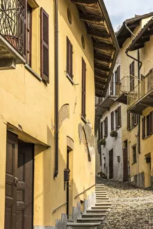 Europe, Italy, Piedmont. A street in Cocconato