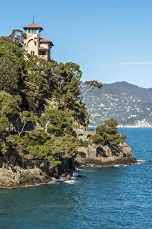 Images Dated 4th May 2017: Europe, Italy, Portofino. villa on the coast near to Portofino