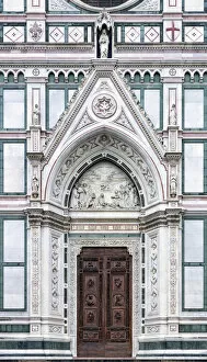 Images Dated 21st June 2017: Europe, Italy, Tuscany, Florence, Basilica di Santa Croce Exterior