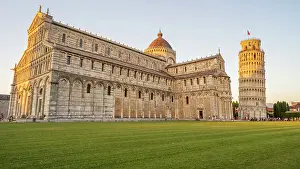 europe, Italy, Tuscany, Pisa. Piazza dei Miracoli with the leaning tower and the cathedral