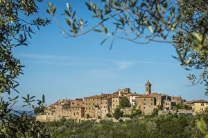 Images Dated 26th June 2017: europe, Italy, Tuscany. View of Castelmuzio