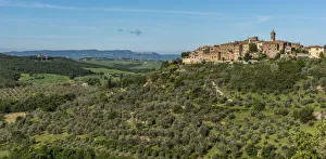 Images Dated 26th June 2017: europe, Italy, Tuscany. View of Castelmuzio