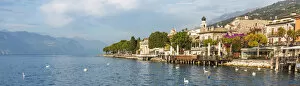 Images Dated 6th November 2017: europe, Italy, Veneto. a sunny afternoon at Garda Lake town Torri del Benaco