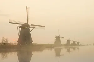 Europe, Netherlands, Alblasserdam, Kinderdijk, Windmills