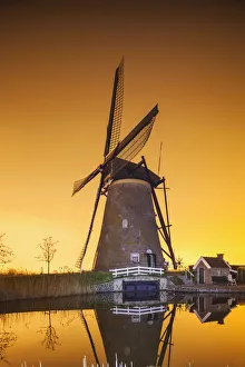 Europe, Netherlands, Alblasserdam, Kinderdijk, Windmills